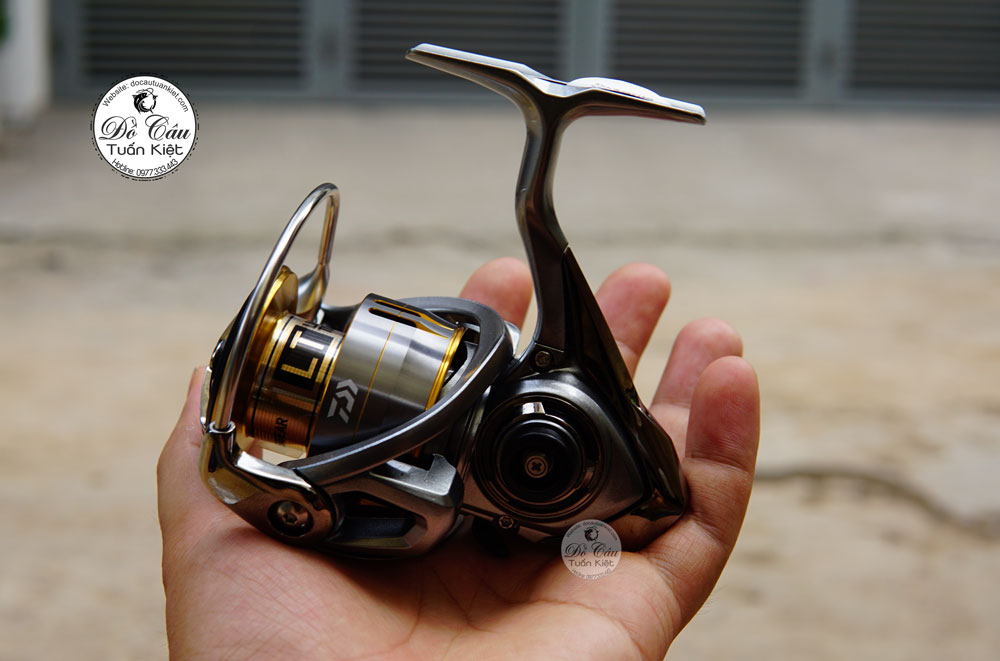 Daiwa-Freams-LT3000D-C-01